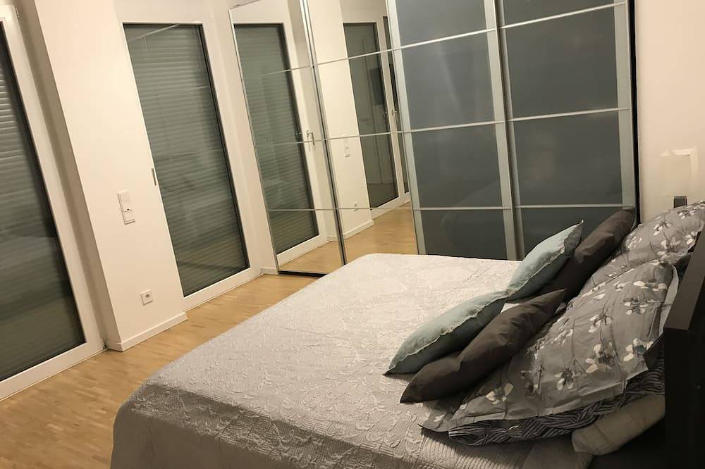 Ganze Wohnung, Brandneues Penthouse-Spaziergang zur Messe in Frankfurt, Südhessen