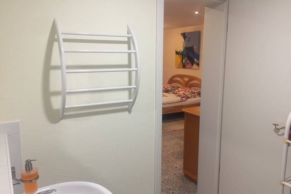 Ganze Wohnung, Zimmer im Grünen nähe Flughafen Köln/Bonn in Rösrath, Rheinisch-Bergischer Kreis