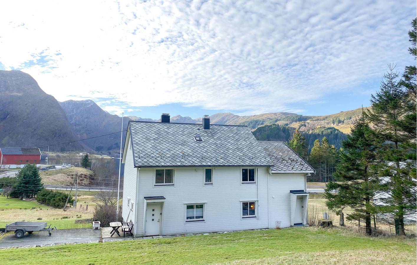 Ferienhaus für 9 Personen mit Garten in Selje