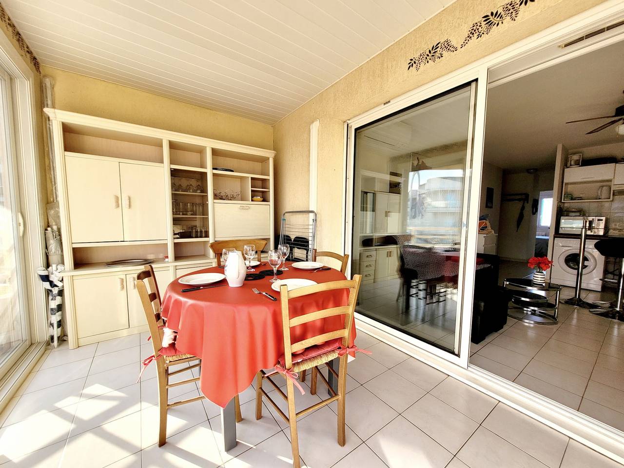 Entire apartment, Canet-en-Roussillon T3 - 4 ppl, A/C, Wifi, Parking, Loggia, 3 stars in Canet-en-Roussillon, Côte d'Améthyste