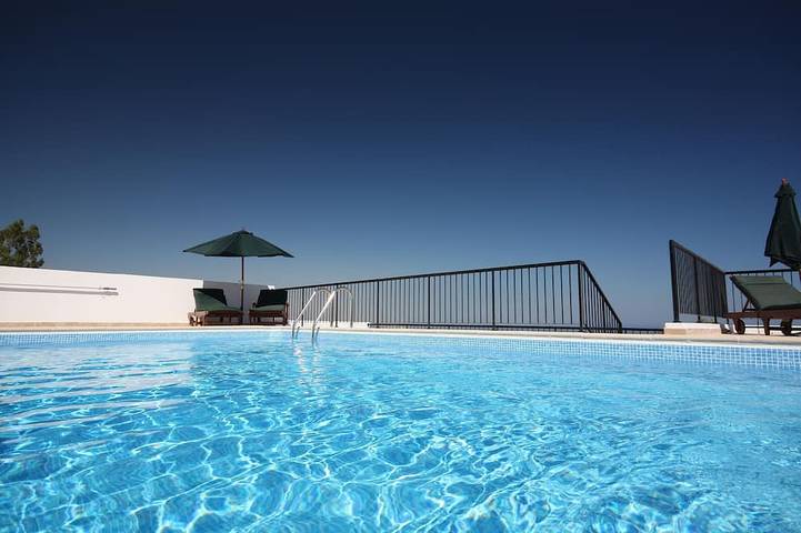 Location de vacances pour 6 personnes, avec jardin dans Πισσούρι