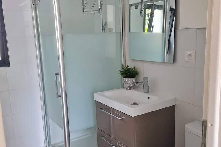 Gîte pour 4 personnes, avec terrasse et jardin à Bédarrides - 3