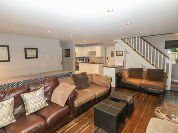 Cottage for 10 People in Alton Towers, Staffordshire, Photo 3