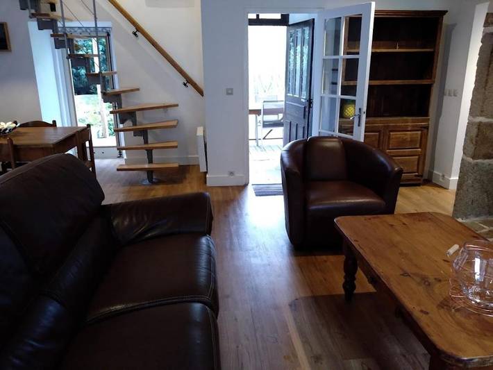 Location de vacances pour 6 personnes, avec jardin ainsi que vue et piscine à Hautefage - 4