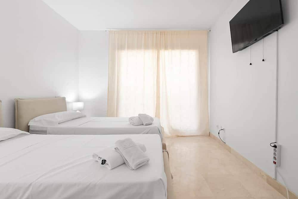 Entire apartment, Beautiful Los Arqueros apartment sea views in Los Arqueros, Benahavís