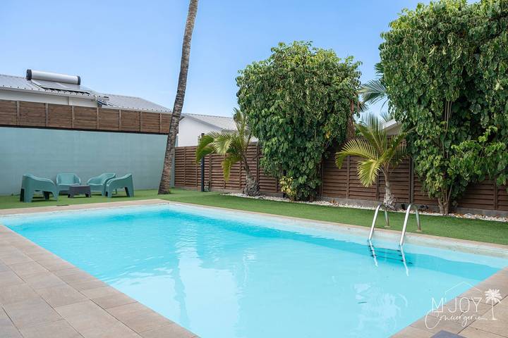 Gîte pour 18 personnes, avec piscine à La Saline les Bains - 4