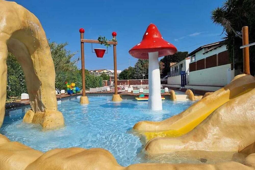 Camping 2 étoiles - Piscine  - efbcg0 in Pietra Ligure, Pietra Ligure Municipio