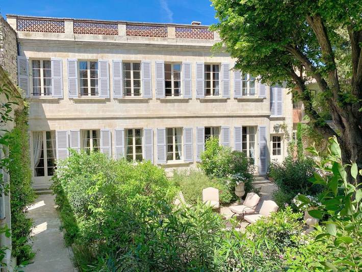 Chambre d’hôte pour 2 personnes, avec Terrasse ainsi que Jardin et Vue dans Theatre du Chene Noir