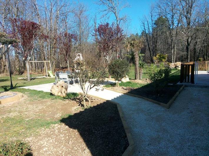 Location de vacances pour 7 personnes, avec jardin et vue ainsi que vue sur le lac et piscine à Peyzac-le-Moustier - 3