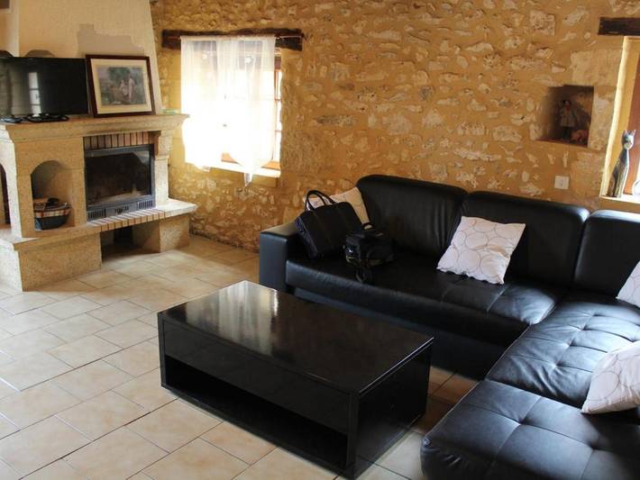 Location de vacances pour 6 personnes, avec terrasse ainsi que jardin et piscine à Naussannes - 3