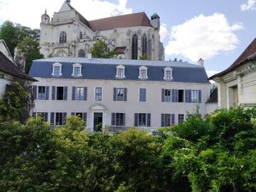 Chambre d’hôte pour 2 personnes, avec jardin ainsi que terrasse et vue à Tonnerre (Yonne)