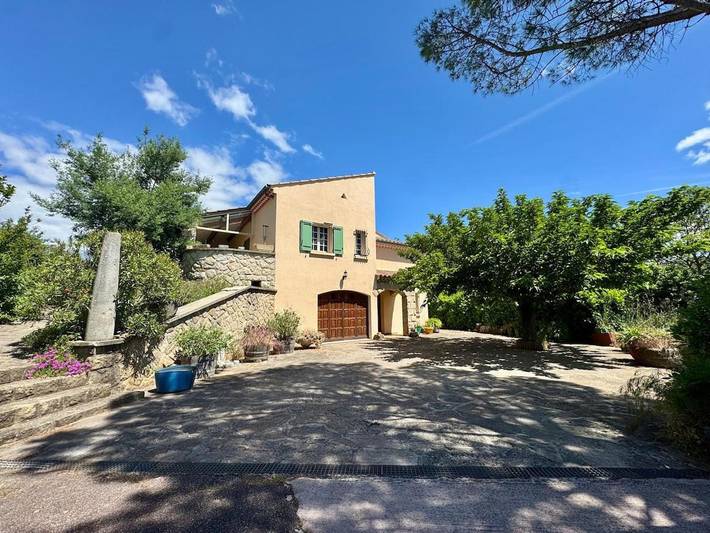 Location de vacances pour 12 personnes, avec terrasse et jardin à Villeneuve-de-Berg - 4