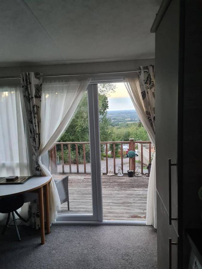 Camping for 6 people, with Balcony and Terrace as well as Garden and Children pool in Hastings