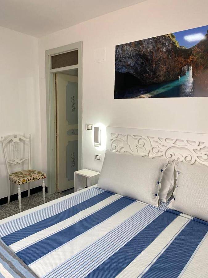 Chambre d’hôte pour 4 personnes, avec terrasse et vue à Praia a Mare - 3
