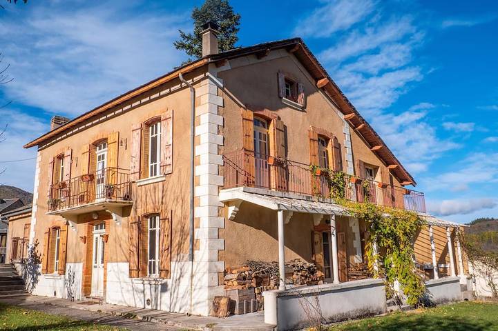 Location de vacances pour 9 personnes, avec jardin ainsi que balcon et jacuzzi à Le Pla