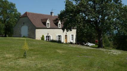 Gîte pour 10 personnes, avec jardin et terrasse dans le Lot