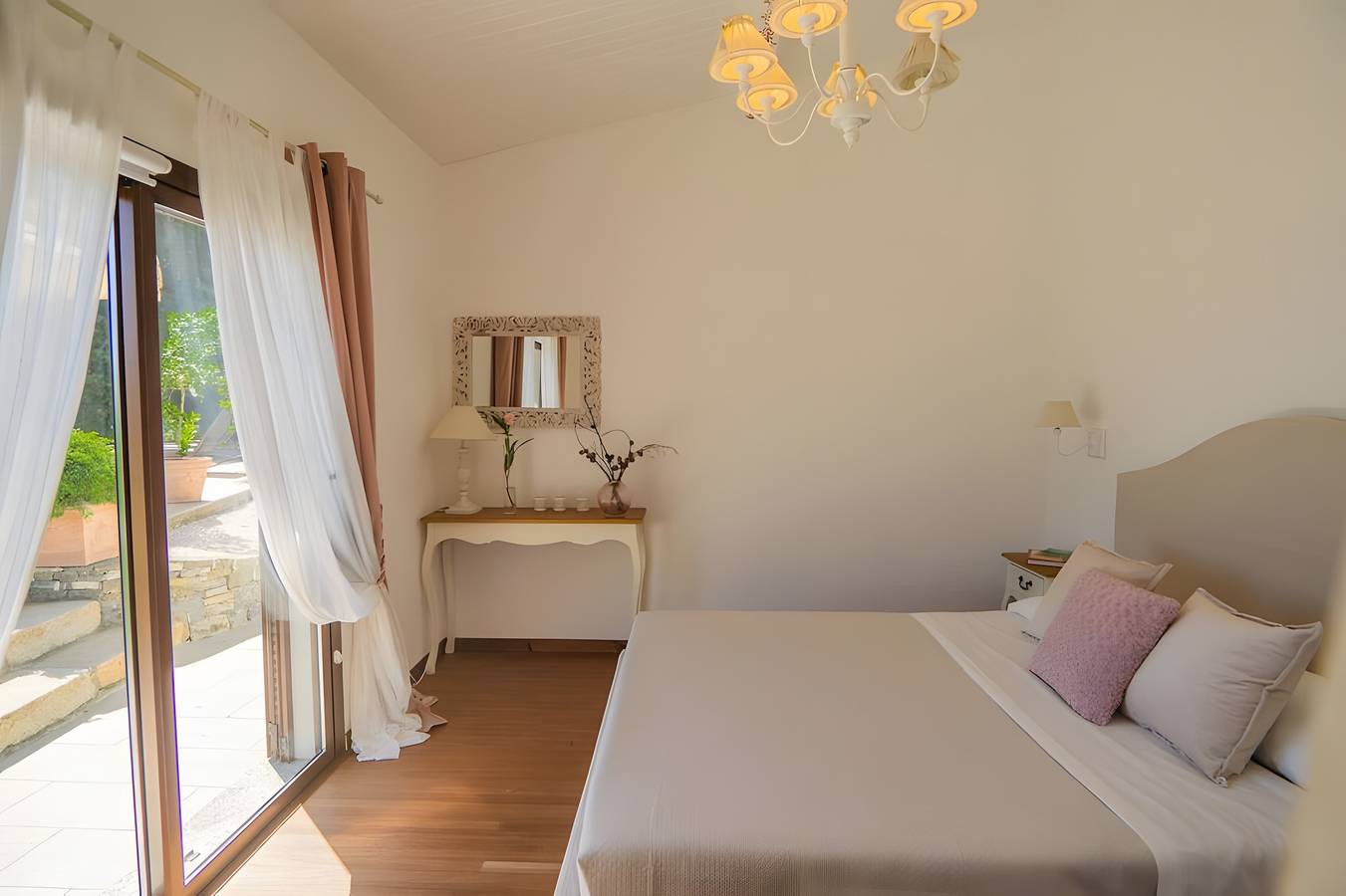 Apartamento entero, Apartamento 'Villa Antonia' con vistas al mar, Wi-Fi y aire acondicionado in Andora, Riviera di Ponente