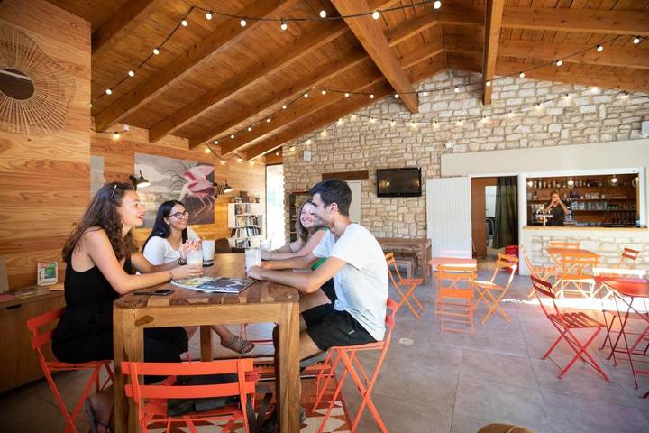 Camping pour 4 personnes, avec terrasse et piscine dans Gorges de l’Ardèche - 4