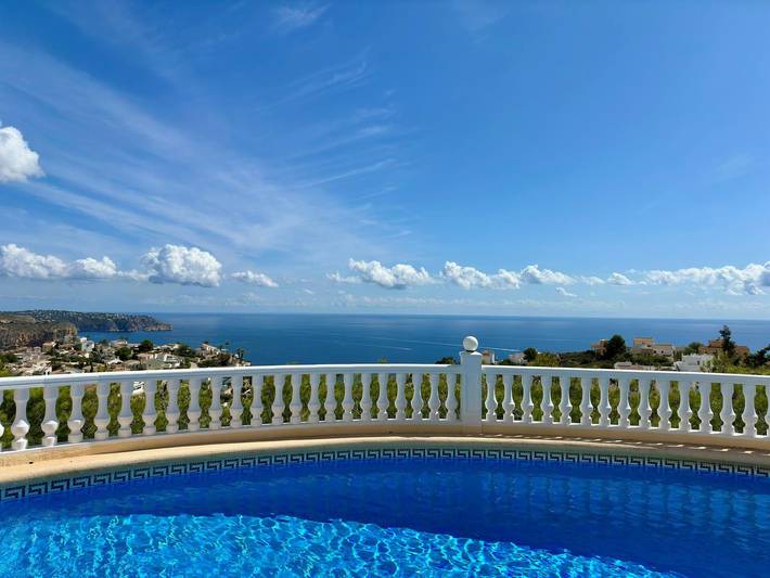 Casa rural para 6 personas, con jardín además de piscina y terraza en Benitachell