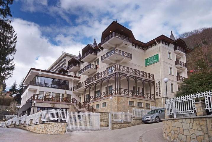 Hôtel pour 2 personnes, avec terrasse et piscine ainsi que jacuzzi et sauna