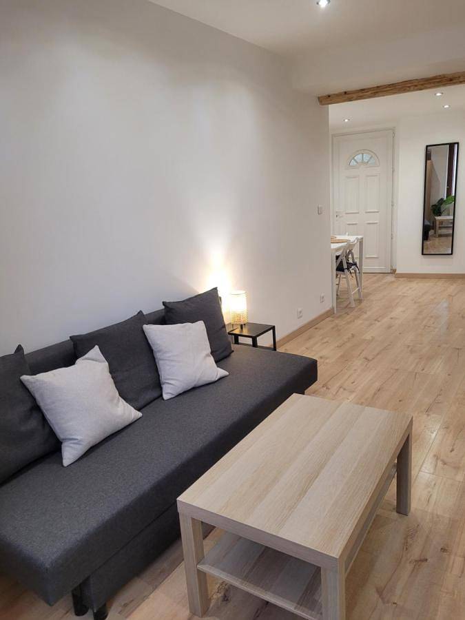 Appartement entier, Cosy Studio in Saint-Mitre-les-Remparts, Côte méditerranéenne (France)