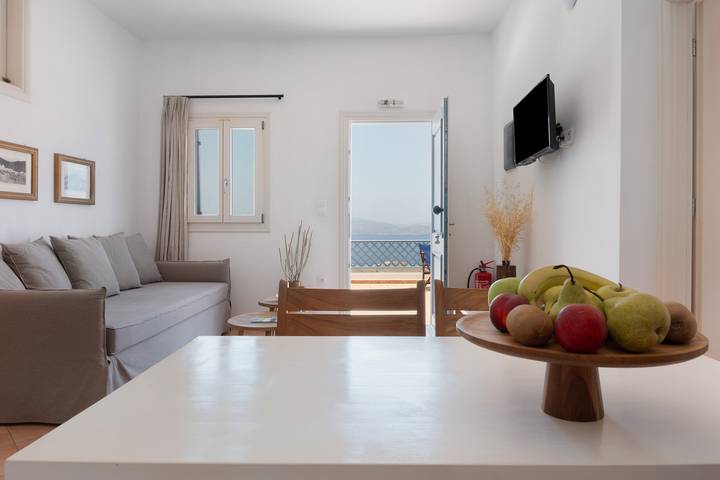 Entire apartment, Leukanthemo Apartment with Sea View, Wi-Fi, and Air Conditioning in Astypalea City, Astypalea