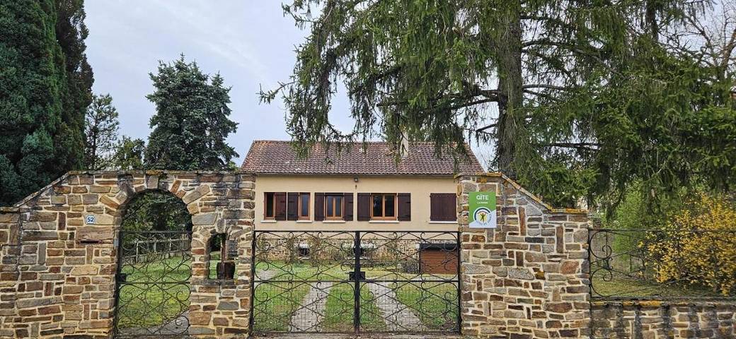 Location de vacances pour 8 personnes, avec jardin à Lhommaizé - 4
