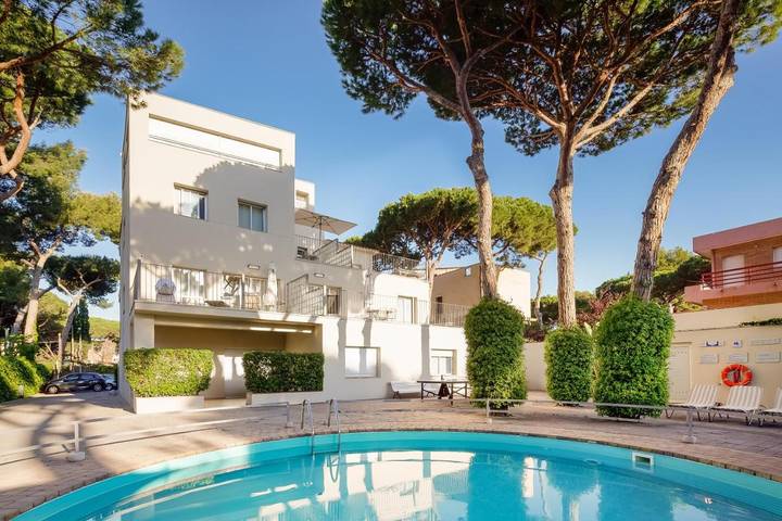 Apartahotel para 6 personas, con Terraza y Piscina en Casteldefels