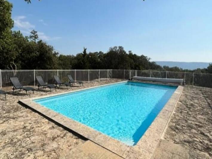Gîte pour 8 personnes, avec piscine et jardin, adapté aux familles à Gordes - 3