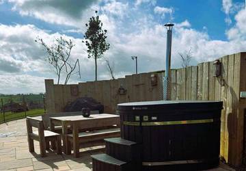 Glamping for 6 People in Mid-Wales, Powys, Photo 1