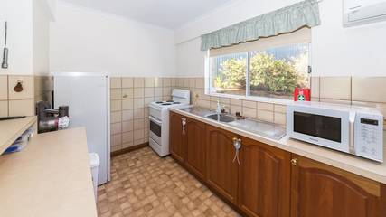 Holiday Home for 14 People in Carrickalinga, District Council of Yankalilla, Photo 4