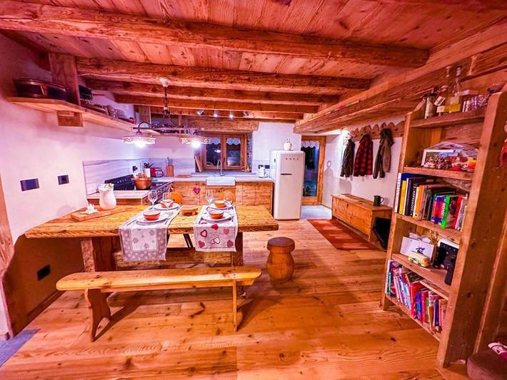 Gîte pour 6 personnes, avec jardin à Ayas