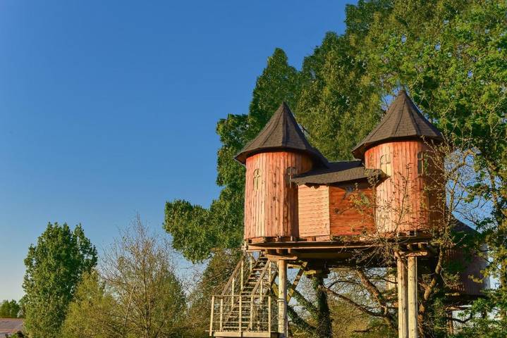 Parc de vacances pour 6 personnes, avec Terrasse et Jardin ainsi que Piscine et Vue à Dienné