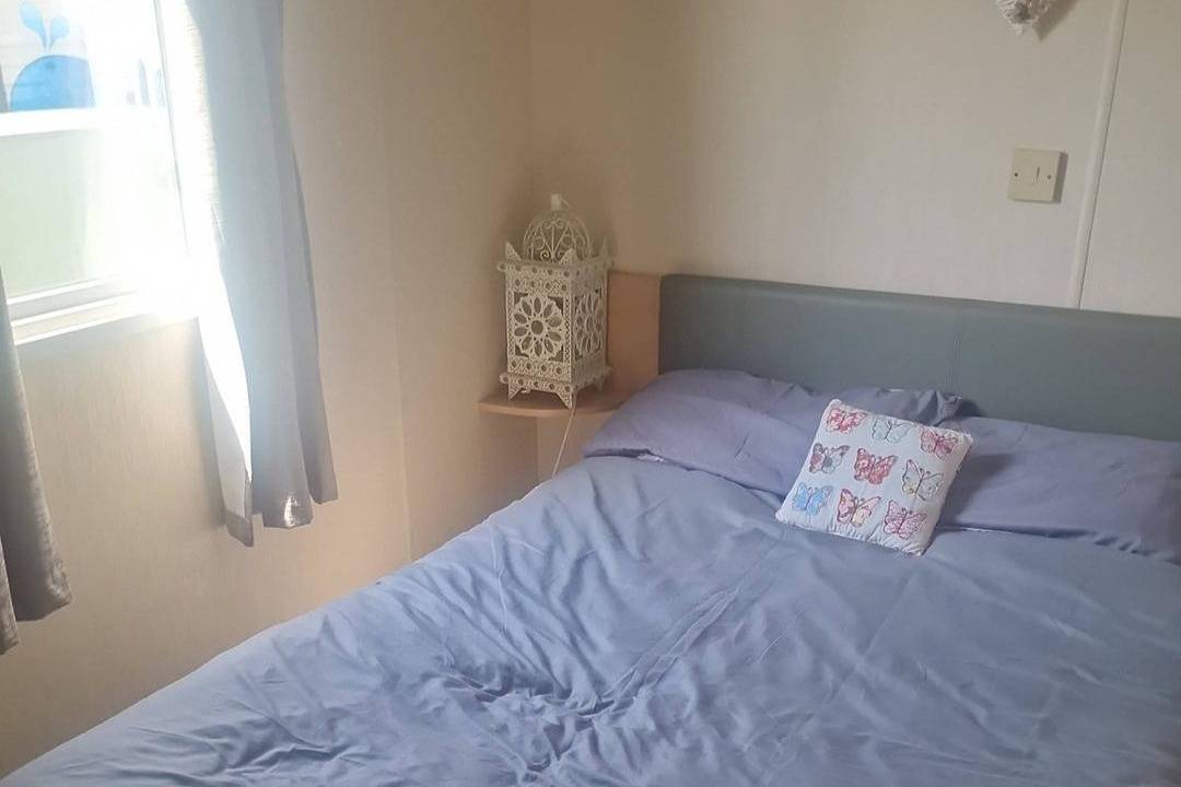 3 Bed Caravan - Sleeps 8 - Pool - Pet Friendly in Ingoldmells, Lincolnshire