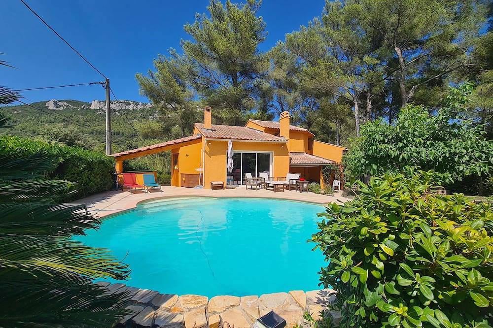 Belle villa avec piscine dans un écrin de verdure in Toulon, Côte méditerranéenne (France)