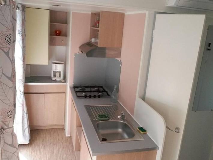 Location de vacances pour 4 personnes, avec piscine et terrasse à Chazelles-sur-Lyon - 3