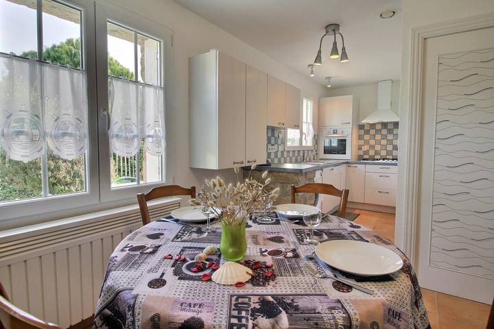 Gîte pour 3 personnes, avec jardin à Plouhinec (Morbihan) - 4