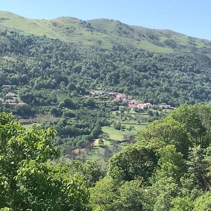 Lodge para 3 pessoas, com jardim e piscina infantil e ainda vista em Distrito de Viseu