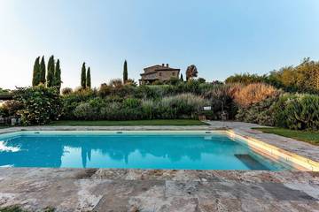 Gîte pour 3 personnes, avec piscine et terrasse à Buonconvento