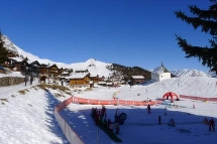 Hütte für 4 Personen, mit Pool und Balkon in Bettmeralp