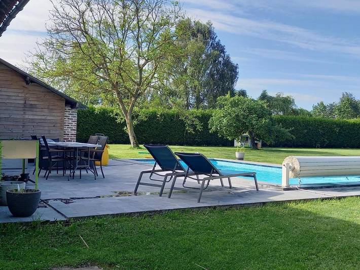 Chambre d’hôte pour 2 personnes, avec Terrasse ainsi que Piscine et Vue à Locon