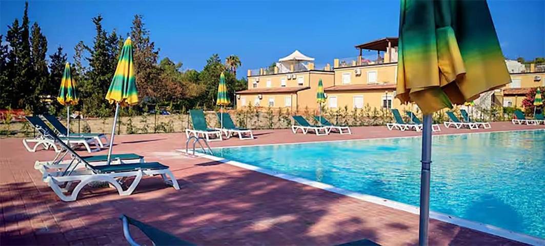 Ferienhaus für 4 Personen, mit Pool und Garten, mit Haustier