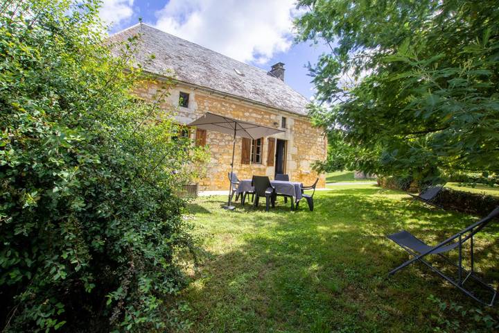 Cottage for 4 people, with garden, with pets in Dordogne