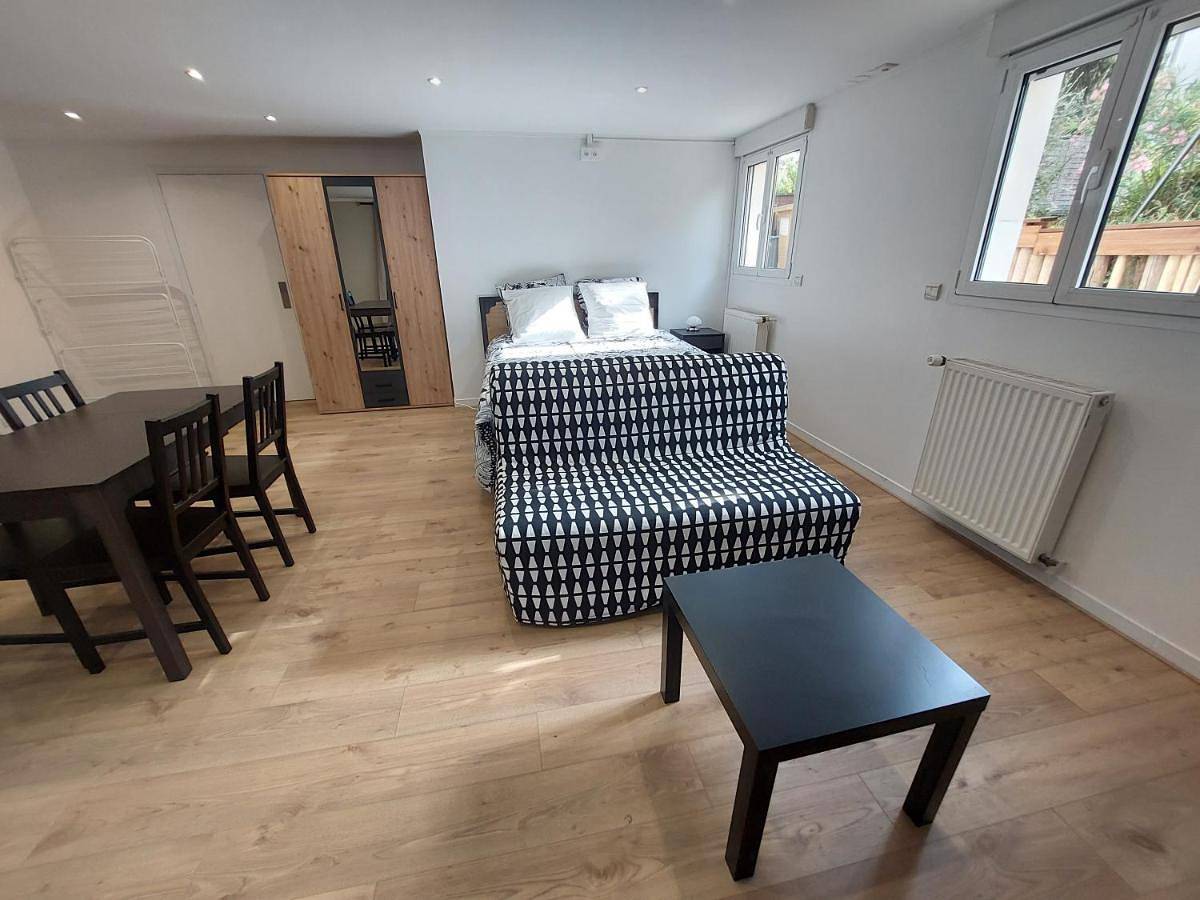 Appartement entier, One-Bedroom Apartment in Le Perreux-sur-Marne, Val-de-Marne