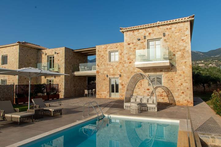 Villa for 5 people, with Ocean view and Terrace as well as Garden in Stoupa
