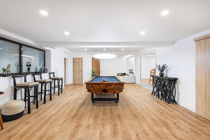 Location de vacances pour 14 personnes, avec vue ainsi que piscine et jardin dans Almancil - 3