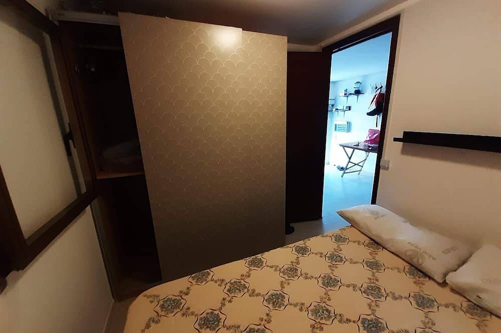Casa Vacanze Indipendente, Parcheggio Interno e Giardino Privato Recintato in Lucciana, Bastia region