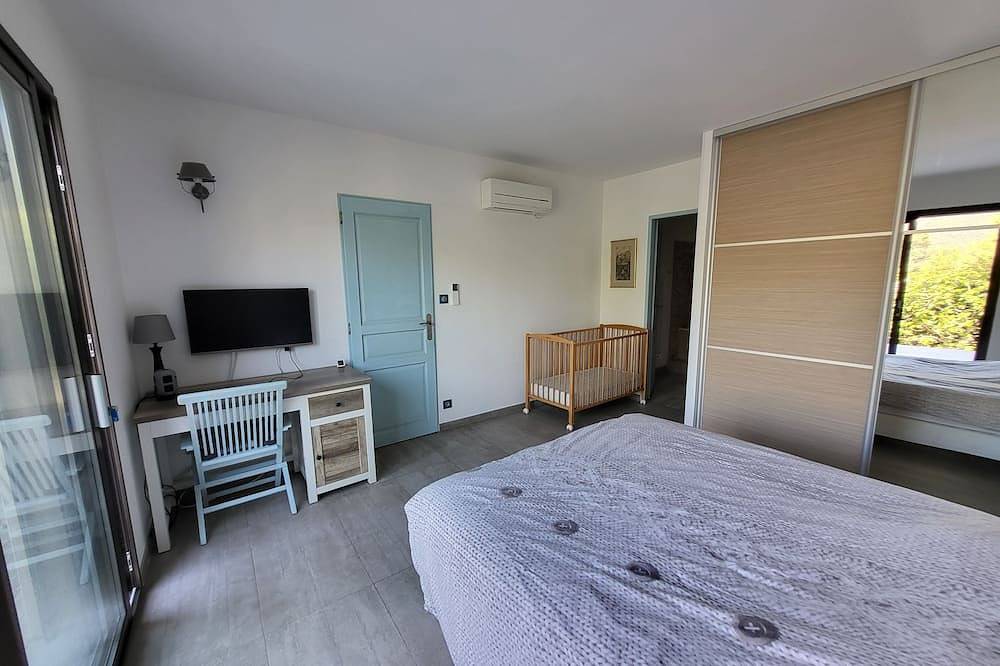 Spaziosa villa, vista panoramica, piscina riscaldata, idromassaggio, giardino, vicino alle spiagge in Sagone, Vico