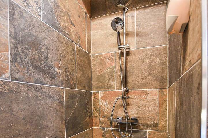 Gîte pour 2 personnes, avec jardin et piscine ainsi que jacuzzi et sauna à Magny-le-Désert - 4