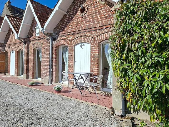 Gîte pour 2 personnes, avec Terrasse et Vue à Attin